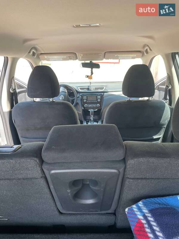 Позашляховик / Кросовер Nissan Rogue 2016 в Кривому Розі