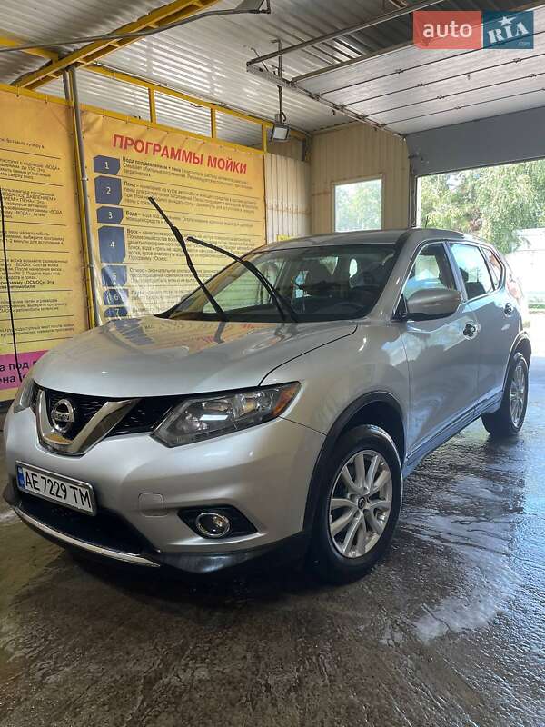 Позашляховик / Кросовер Nissan Rogue 2016 в Кривому Розі