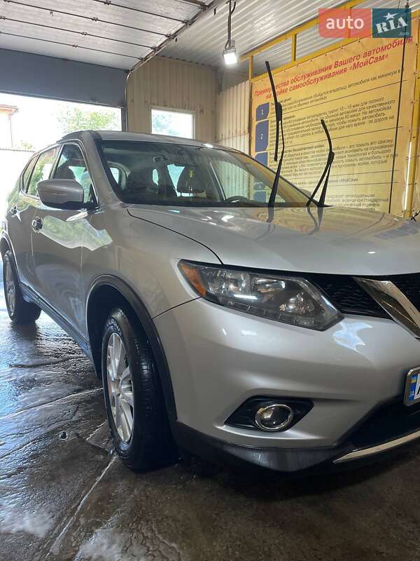 Позашляховик / Кросовер Nissan Rogue 2016 в Кривому Розі