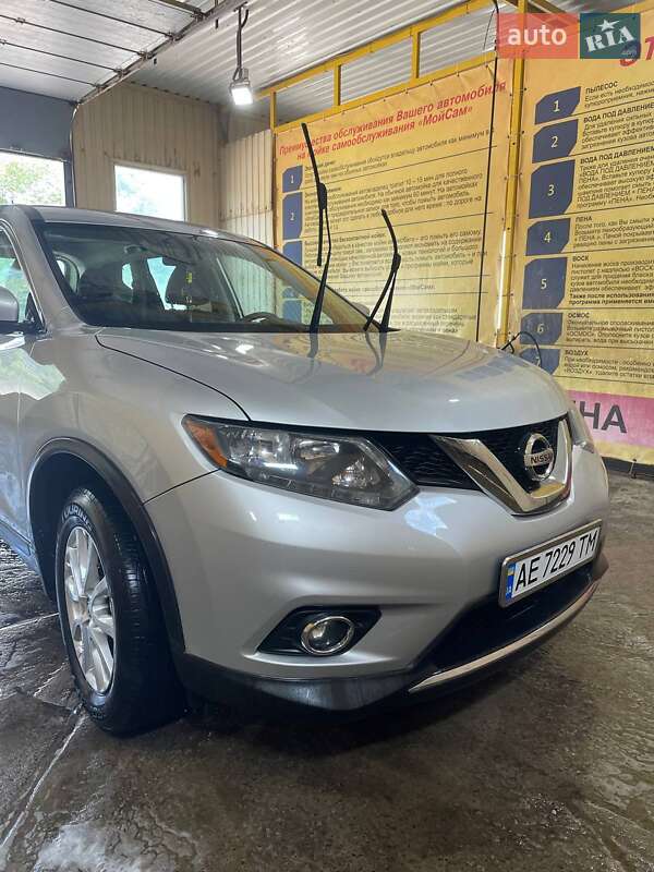 Позашляховик / Кросовер Nissan Rogue 2016 в Кривому Розі