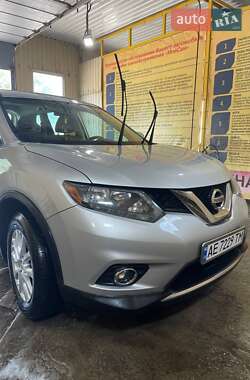 Внедорожник / Кроссовер Nissan Rogue 2016 в Кривом Роге