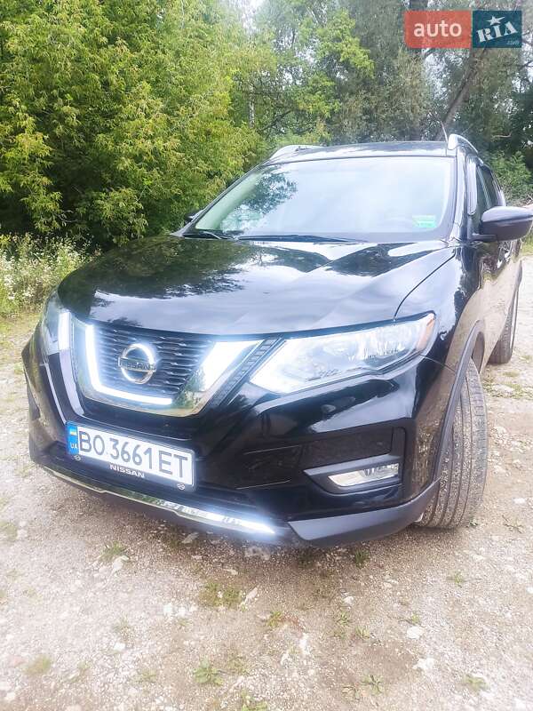 Внедорожник / Кроссовер Nissan Rogue 2016 в Тернополе