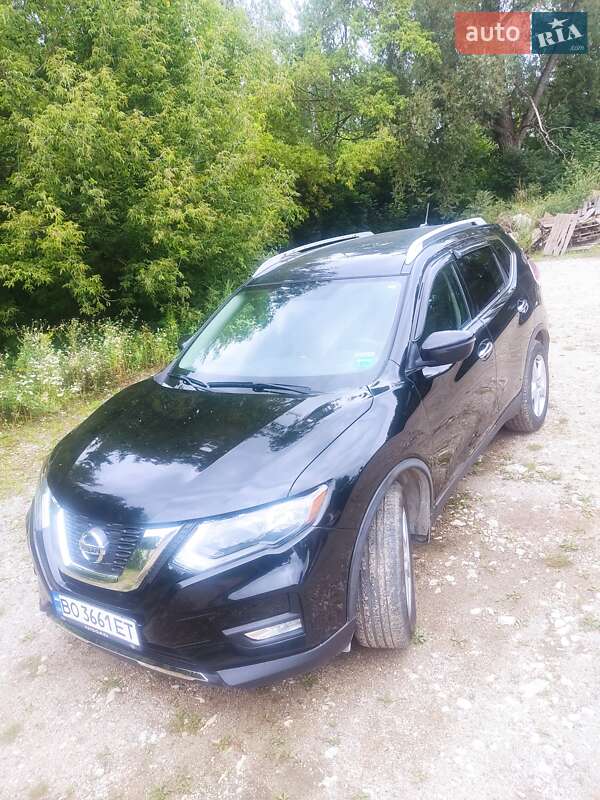 Внедорожник / Кроссовер Nissan Rogue 2016 в Тернополе