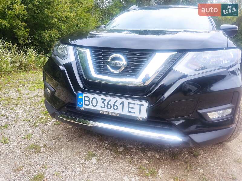 Внедорожник / Кроссовер Nissan Rogue 2016 в Тернополе