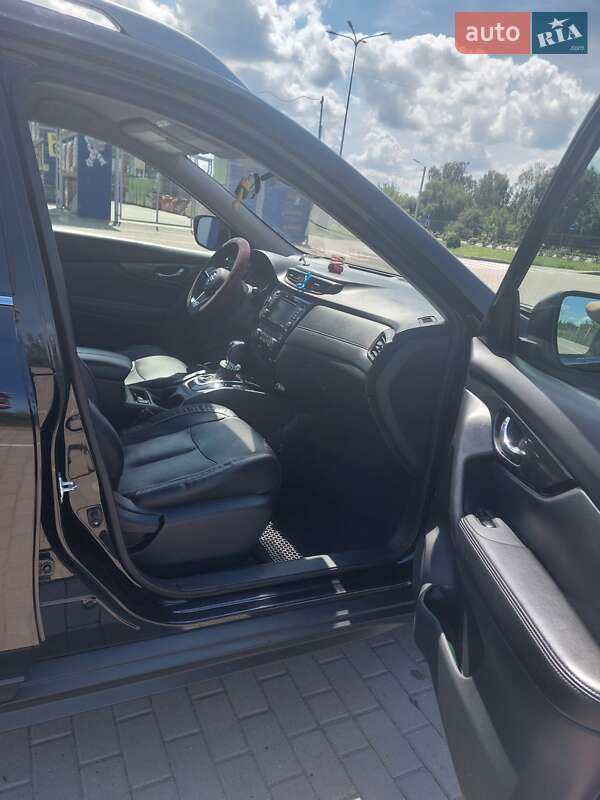 Позашляховик / Кросовер Nissan Rogue 2019 в Дубні