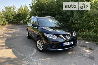 Внедорожник / Кроссовер Nissan Rogue 2015 в Березане