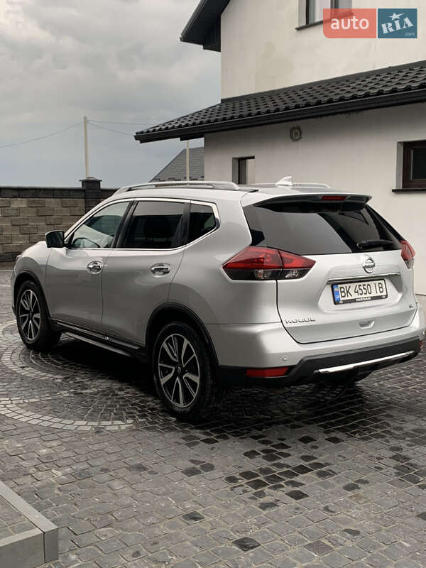 Позашляховик / Кросовер Nissan Rogue 2019 в Рівному