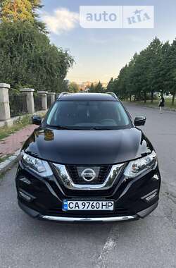 Внедорожник / Кроссовер Nissan Rogue 2017 в Умани