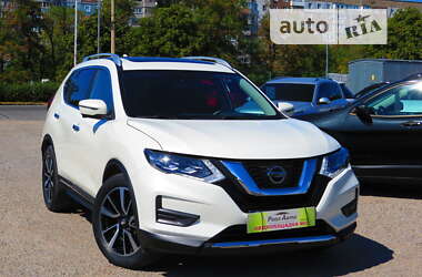 Внедорожник / Кроссовер Nissan Rogue 2017 в Кропивницком