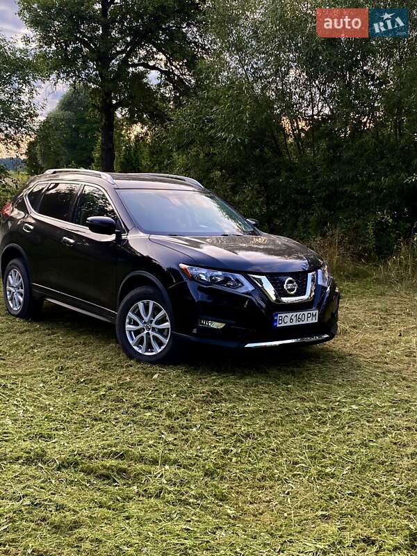 Позашляховик / Кросовер Nissan Rogue 2018 в Львові