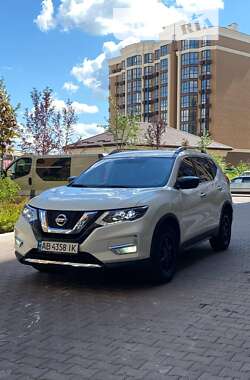 Позашляховик / Кросовер Nissan Rogue 2016 в Києві