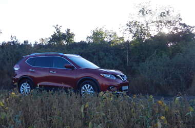 Внедорожник / Кроссовер Nissan Rogue 2016 в Новомиргороде