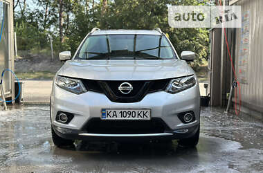 Внедорожник / Кроссовер Nissan Rogue 2015 в Киеве