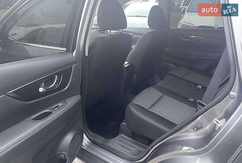 Позашляховик / Кросовер Nissan Rogue 2017 в Переяславі