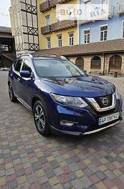 Внедорожник / Кроссовер Nissan Rogue 2017 в Запорожье