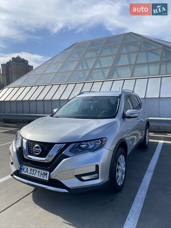 Позашляховик / Кросовер Nissan Rogue 2016 в Києві