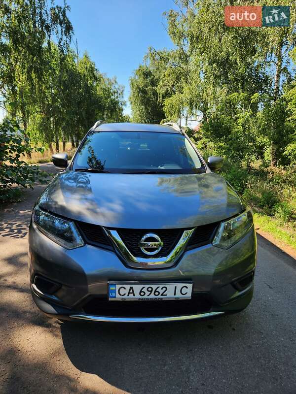 Внедорожник / Кроссовер Nissan Rogue 2015 в 