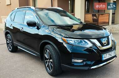 Внедорожник / Кроссовер Nissan Rogue 2019 в 