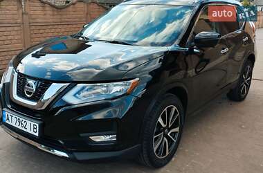 Внедорожник / Кроссовер Nissan Rogue 2019 в 