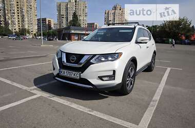 Внедорожник / Кроссовер Nissan Rogue 2017 в Киеве