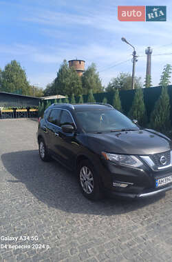 Внедорожник / Кроссовер Nissan Rogue 2017 в 
