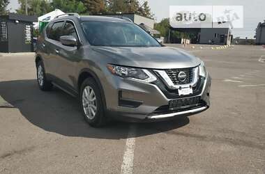 Внедорожник / Кроссовер Nissan Rogue 2017 в Ровно