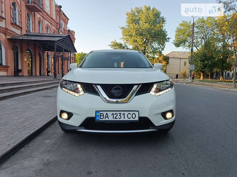 Позашляховик / Кросовер Nissan Rogue 2015 в Олександрії