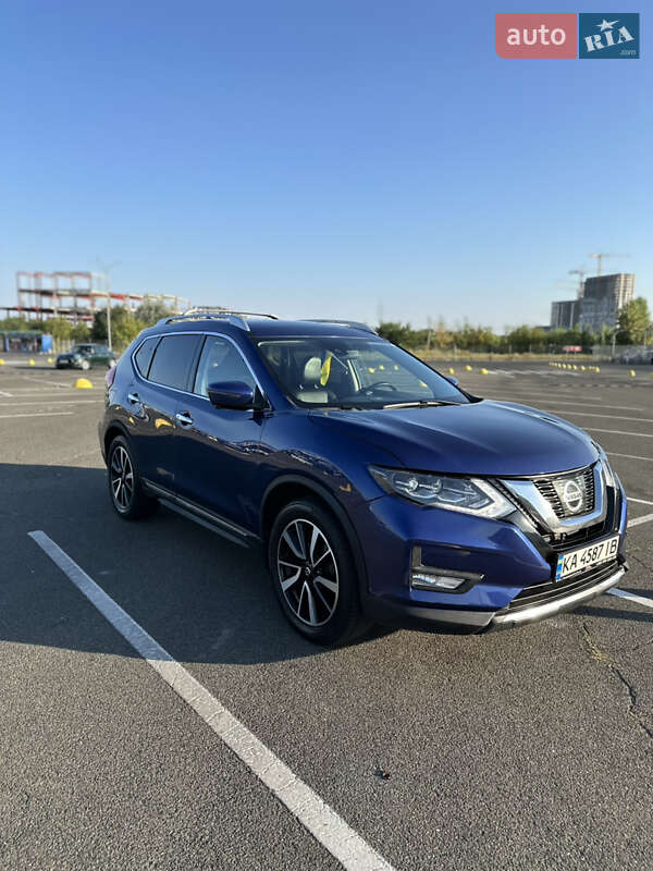 Внедорожник / Кроссовер Nissan Rogue 2018 в Киеве
