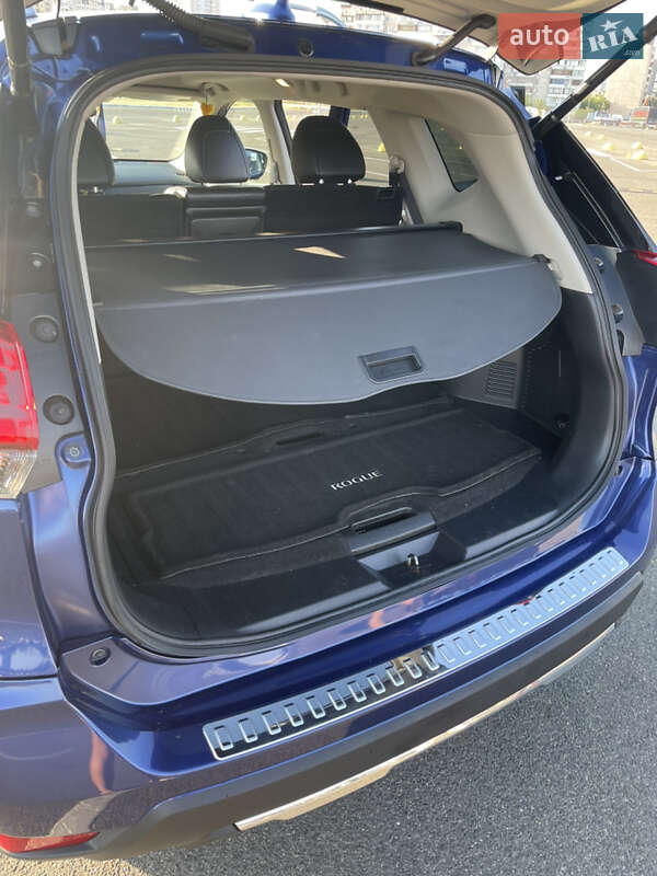 Внедорожник / Кроссовер Nissan Rogue 2018 в Киеве