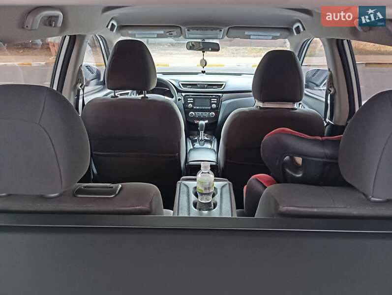 Позашляховик / Кросовер Nissan Rogue 2016 в Ірпені