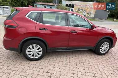 Внедорожник / Кроссовер Nissan Rogue 2016 в Дубно