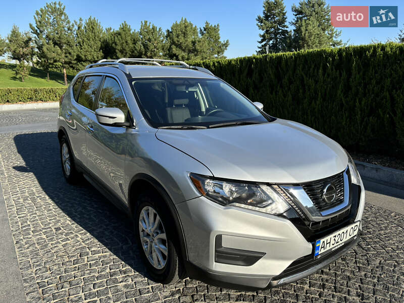 Внедорожник / Кроссовер Nissan Rogue 2018 в Краматорске