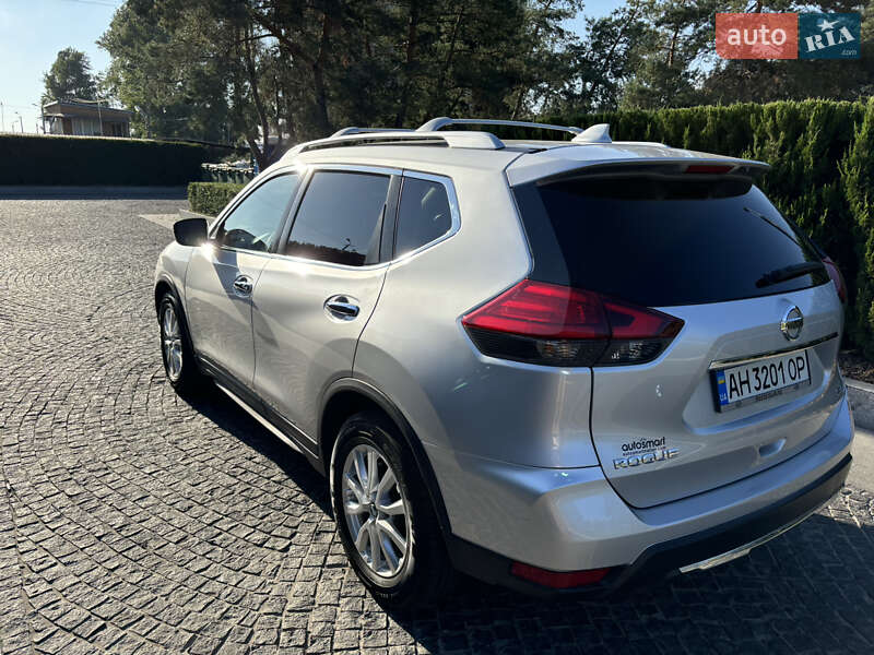 Внедорожник / Кроссовер Nissan Rogue 2018 в Краматорске