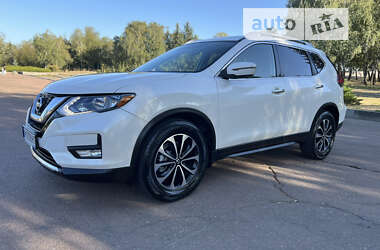 Позашляховик / Кросовер Nissan Rogue 2017 в 