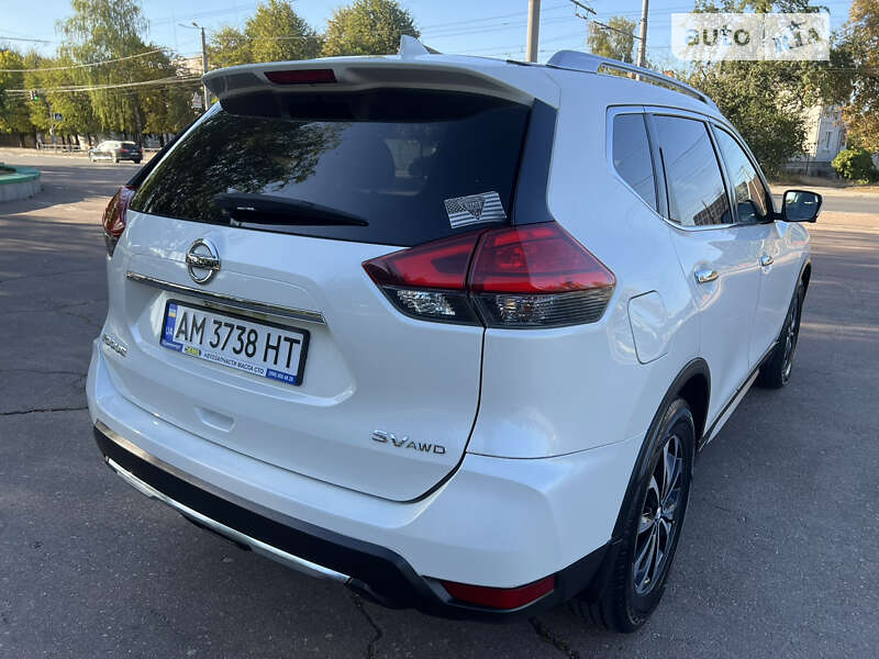 Позашляховик / Кросовер Nissan Rogue 2017 в Житомирі