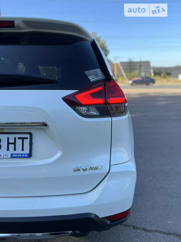 Позашляховик / Кросовер Nissan Rogue 2017 в Житомирі