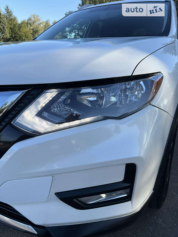 Позашляховик / Кросовер Nissan Rogue 2017 в Житомирі