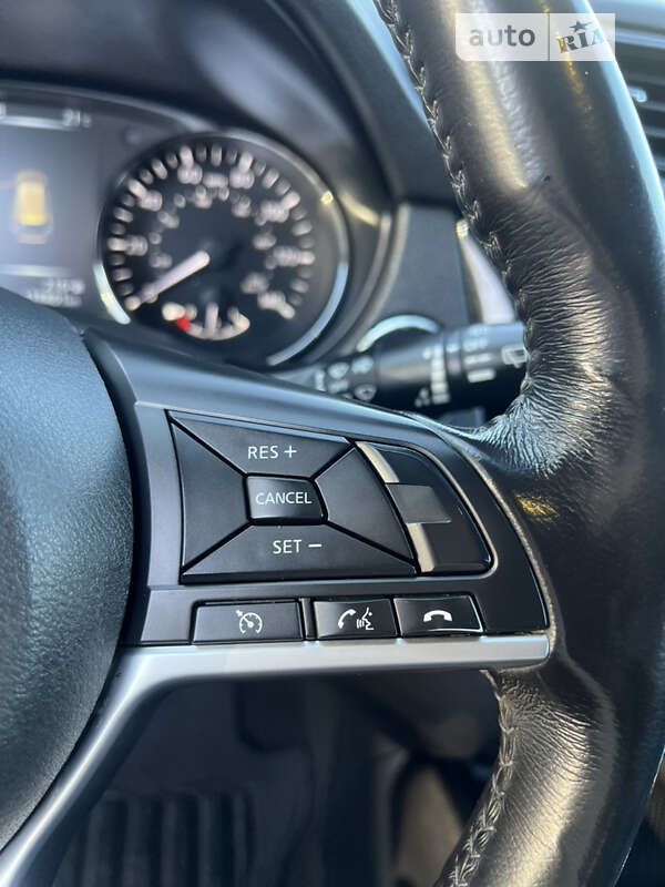 Позашляховик / Кросовер Nissan Rogue 2017 в Житомирі