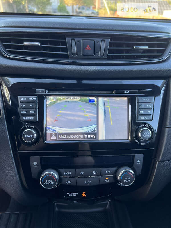 Позашляховик / Кросовер Nissan Rogue 2017 в Житомирі