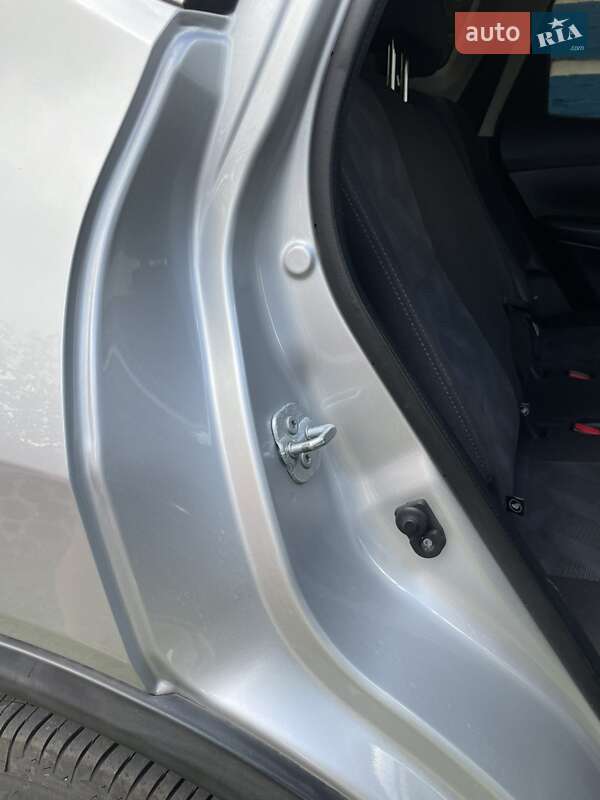 Позашляховик / Кросовер Nissan Rogue 2016 в Оратові