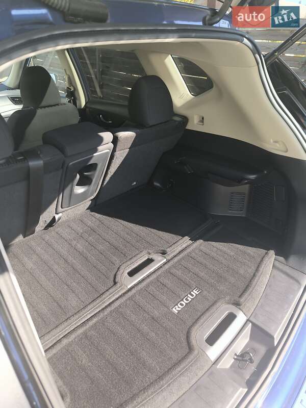 Позашляховик / Кросовер Nissan Rogue 2020 в Немішаєве