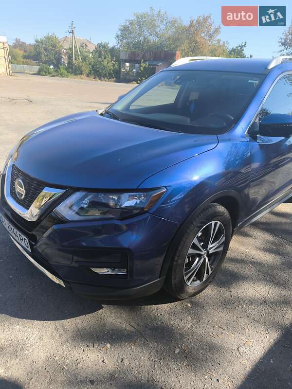 Позашляховик / Кросовер Nissan Rogue 2020 в Немішаєве