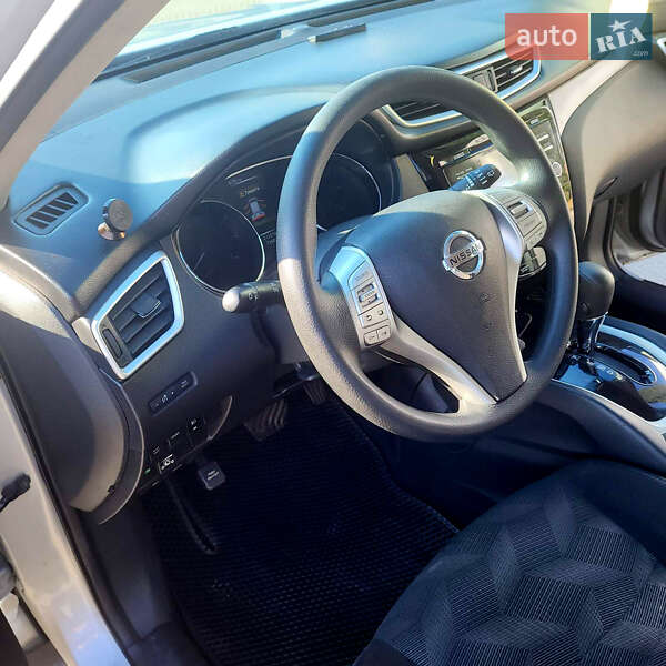 Внедорожник / Кроссовер Nissan Rogue 2016 в Киеве