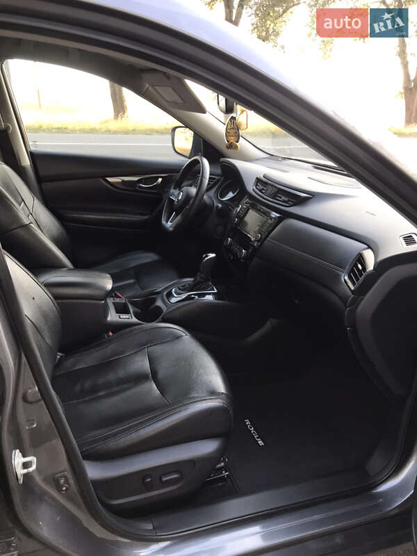 Внедорожник / Кроссовер Nissan Rogue 2019 в Ромнах