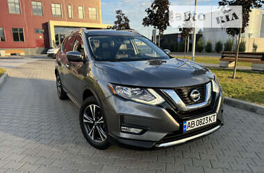 Внедорожник / Кроссовер Nissan Rogue 2016 в Виннице