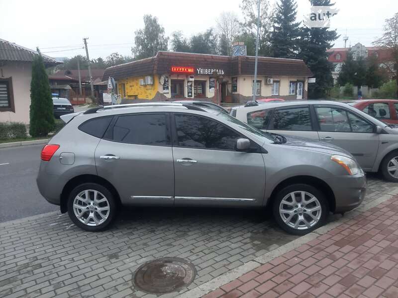 Внедорожник / Кроссовер Nissan Rogue 2014 в Львове