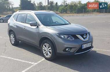 Позашляховик / Кросовер Nissan Rogue 2015 в Полтаві