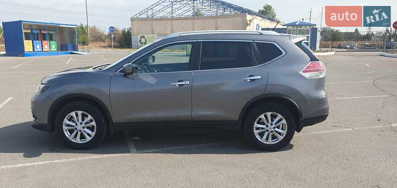 Внедорожник / Кроссовер Nissan Rogue 2015 в Полтаве