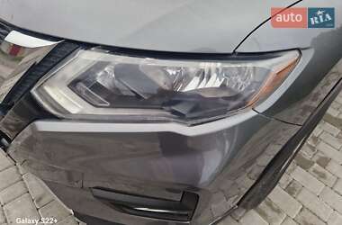 Внедорожник / Кроссовер Nissan Rogue 2018 в 