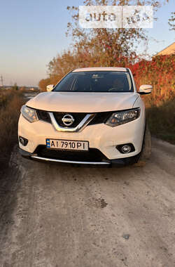 Внедорожник / Кроссовер Nissan Rogue 2015 в Ирпене